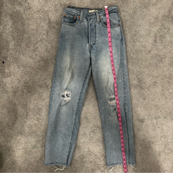 Levi’s Women’s Sz 24 Ribcage Straight Distressed Light Wash Jean - Picture 9 of 16